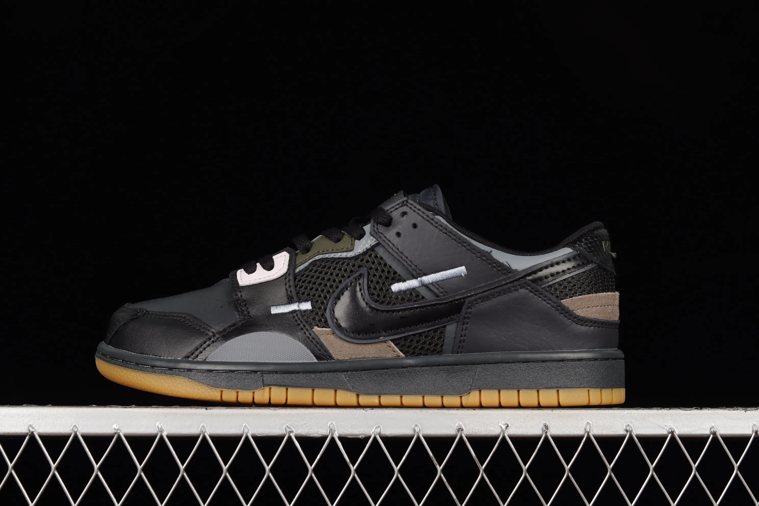 All categories Nk SB Dunk series Nk SB Dunk Low low-top skate shoes Nk Dunk Scrap stitching low-top skate shoes DB0500-001